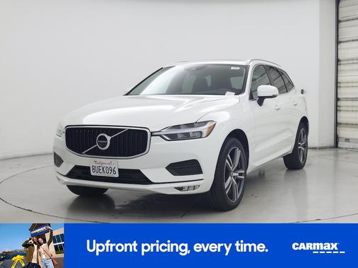 White 2021 Volvo XC60 T5 Momentum