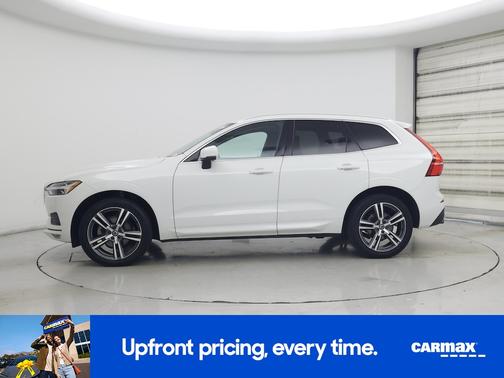 White 2021 Volvo XC60 T5 Momentum