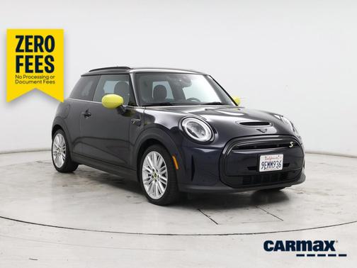 Black 2022 MINI SE Hardtop SE