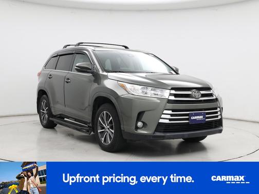 Green 2018 Toyota Highlander XLE