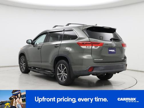 Green 2018 Toyota Highlander XLE