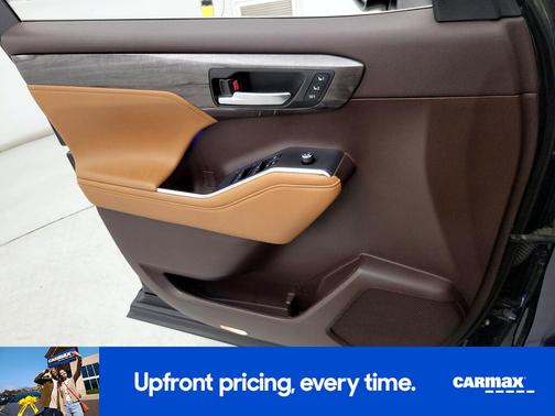 Blue 2022 Toyota Highlander Platinum