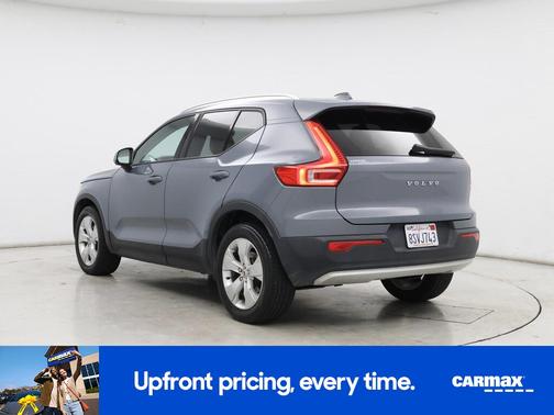 Gray 2020 Volvo XC40 T5 Momentum