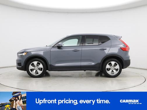 Gray 2020 Volvo XC40 T5 Momentum