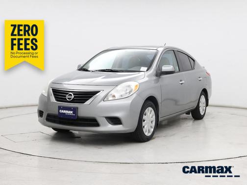 Gray 2014 Nissan Versa SV