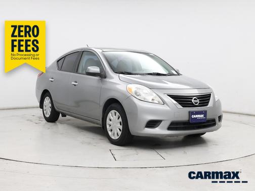 Gray 2014 Nissan Versa SV