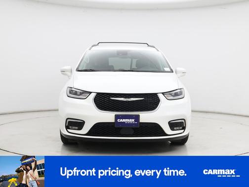 White 2022 Chrysler Pacifica Touring L