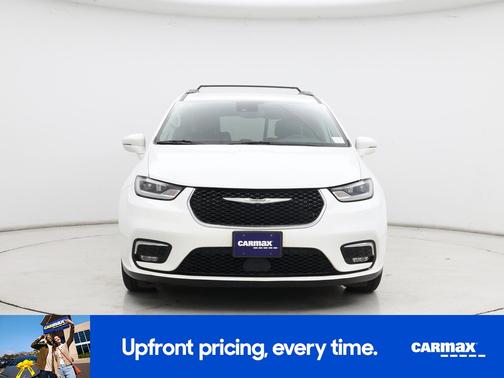 White 2022 Chrysler Pacifica Touring L