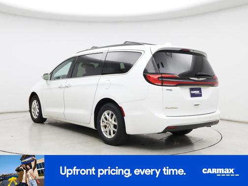 White 2022 Chrysler Pacifica Touring L