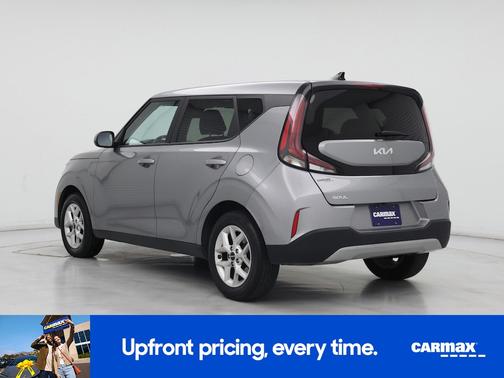 Gray 2024 Kia Soul LX
