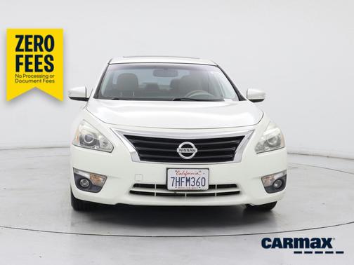 White 2015 Nissan Altima SL