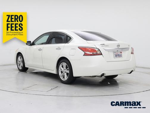 White 2015 Nissan Altima SL