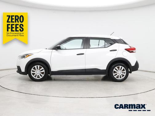 White 2018 Nissan Kicks S