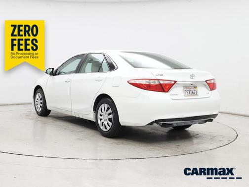 White 2016 Toyota Camry LE