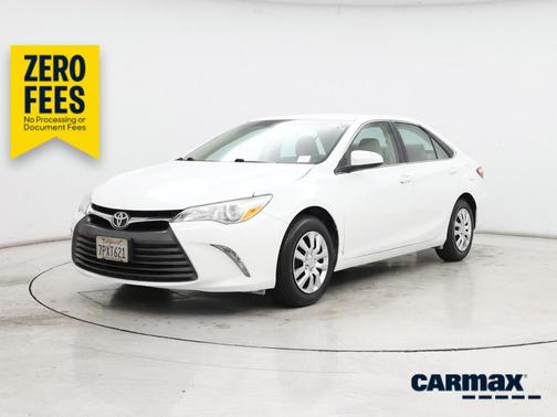 White 2016 Toyota Camry LE