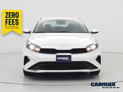 White 2023 Kia Forte LX