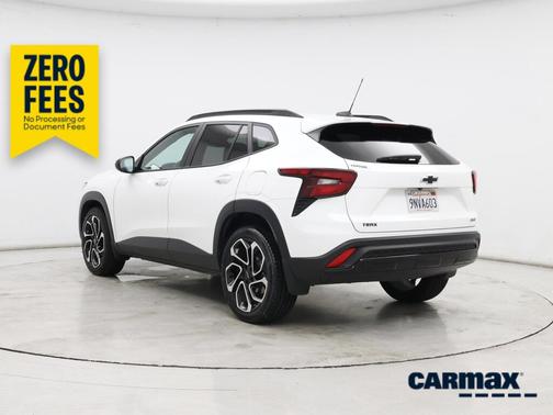 White 2025 Chevrolet Trax 2RS
