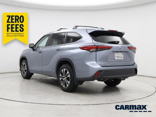 Blue 2023 Toyota Highlander Hybrid XLE