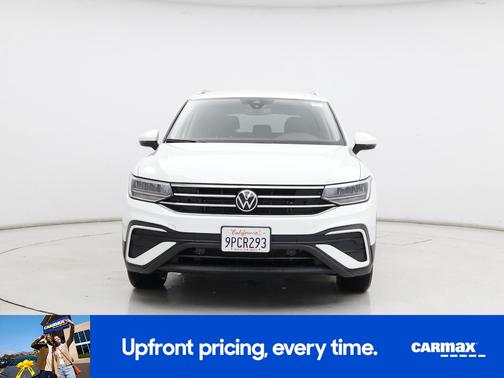 White 2024 Volkswagen Tiguan SE