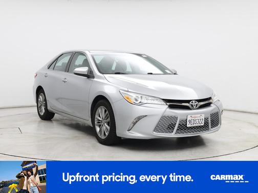 Silver 2015 Toyota Camry SE