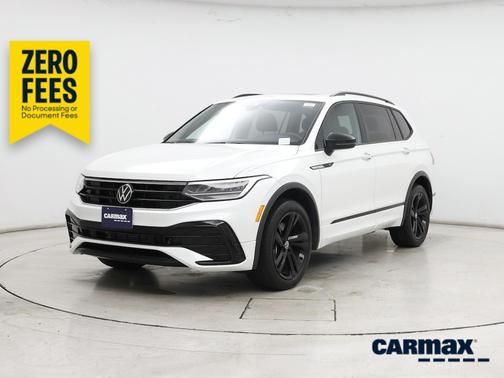 White 2023 Volkswagen Tiguan SE R-Line Black