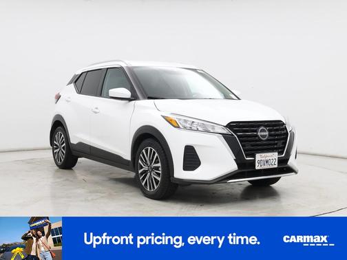 White 2023 Nissan Kicks SV