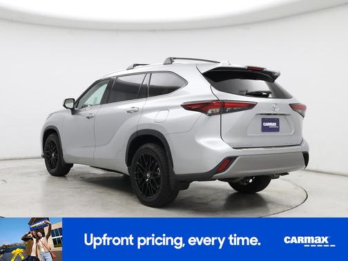 White 2024 Toyota Highlander Platinum