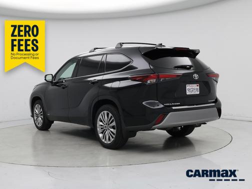 Black 2026 Toyota Highlander Hybrid Platinum