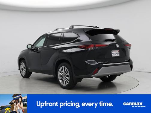 Black 2026 Toyota Highlander Hybrid Platinum