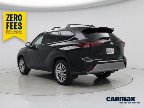 Black 2026 Toyota Highlander Hybrid Platinum