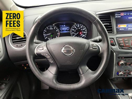 White 2017 Nissan Pathfinder SL
