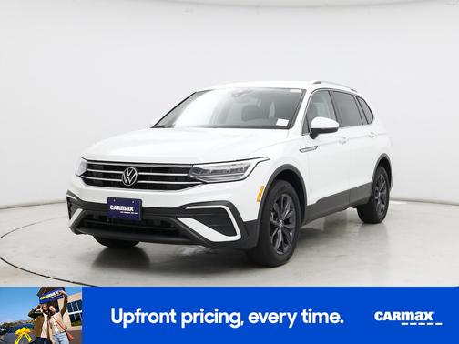 White 2024 Volkswagen Tiguan SE