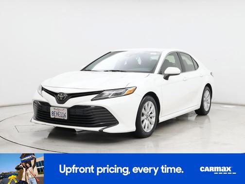White 2018 Toyota Camry LE