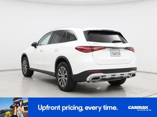 White 2024 Mercedes-Benz GLC 300