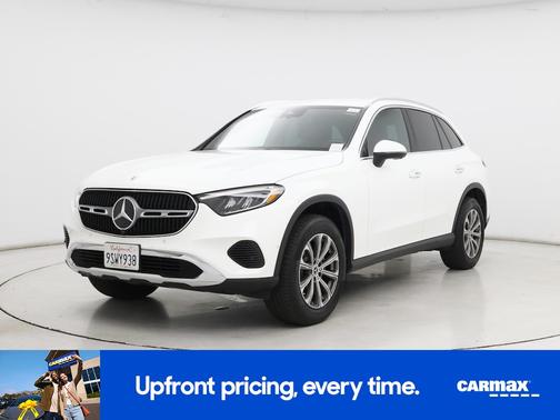 White 2024 Mercedes-Benz GLC 300