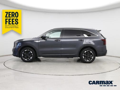 Gray 2024 Kia Sorento S