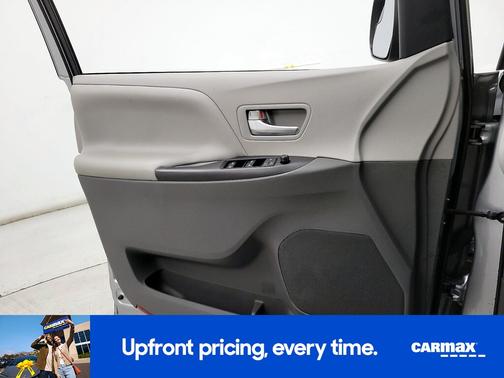 Silver 2017 Toyota Sienna LE