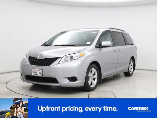 Silver 2017 Toyota Sienna LE