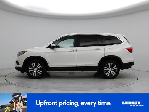 White 2018 Honda Pilot EX