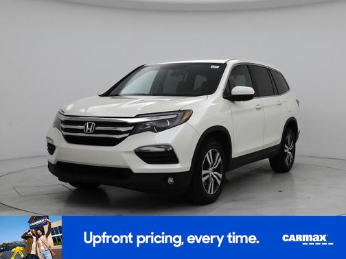 White 2018 Honda Pilot EX