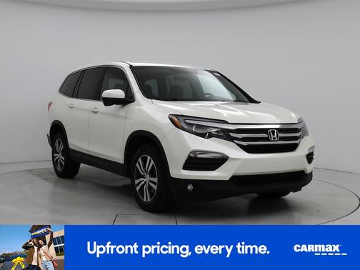 White 2018 Honda Pilot EX