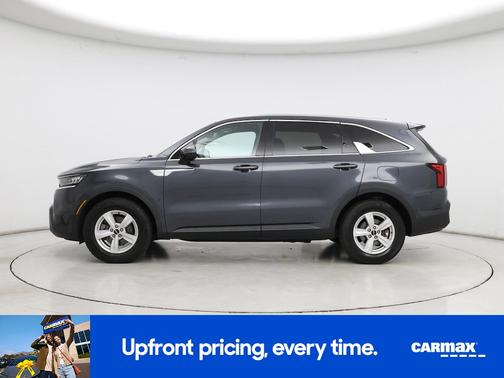 Gray 2022 Kia Sorento LX