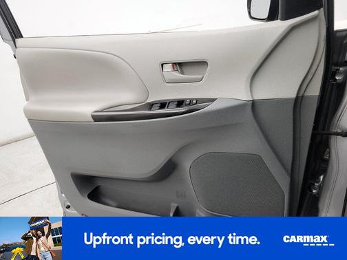 2014 Toyota Sienna LE