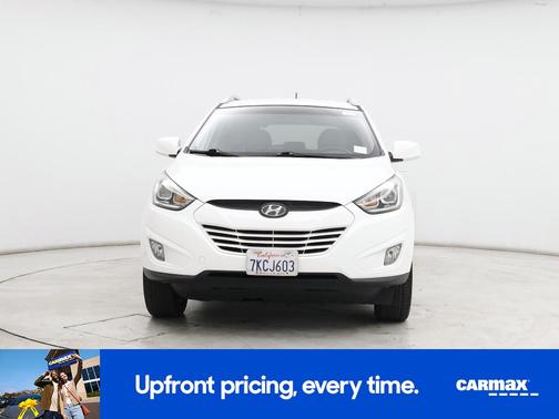 White 2015 Hyundai TUCSON SE
