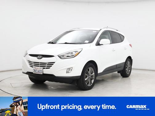 White 2015 Hyundai TUCSON SE