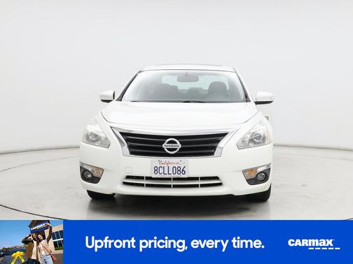 White 2015 Nissan Altima SV