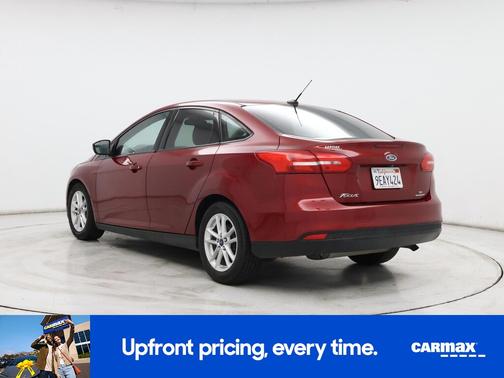 Red 2015 Ford Focus SE