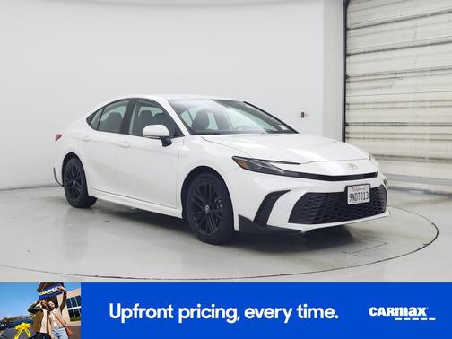 White 2025 Toyota Camry SE