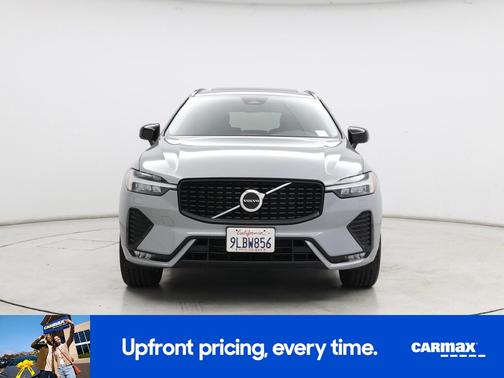 2024 Volvo XC60 B5 Core Dark Theme