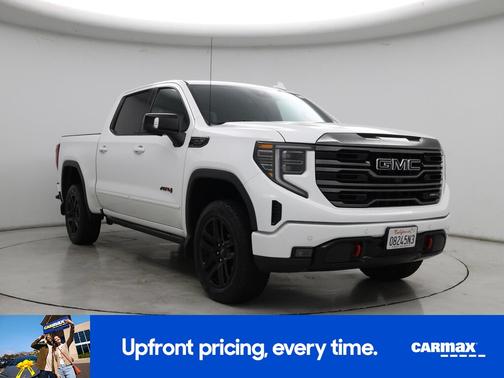 White 2022 GMC Sierra 1500 AT4